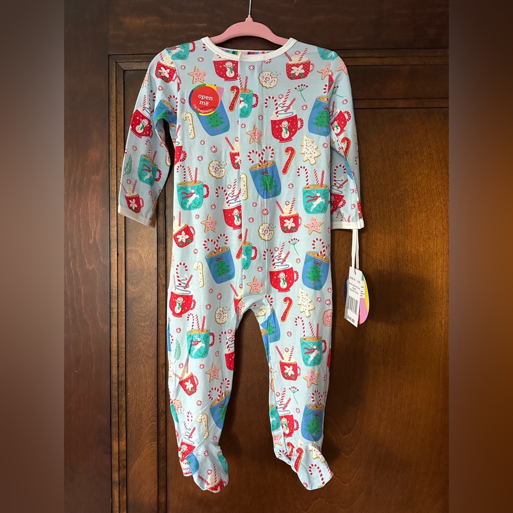 Holiday Magnetic Me Wake Me Up Before You CoCoa Parent Favorite Footie